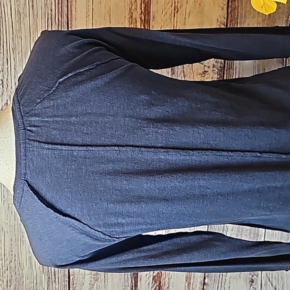 STYLE CO NAVY BLUE HI-LO RAW HEM LONG SLEEVE PULLOVER TEE - Picture 6 of 12